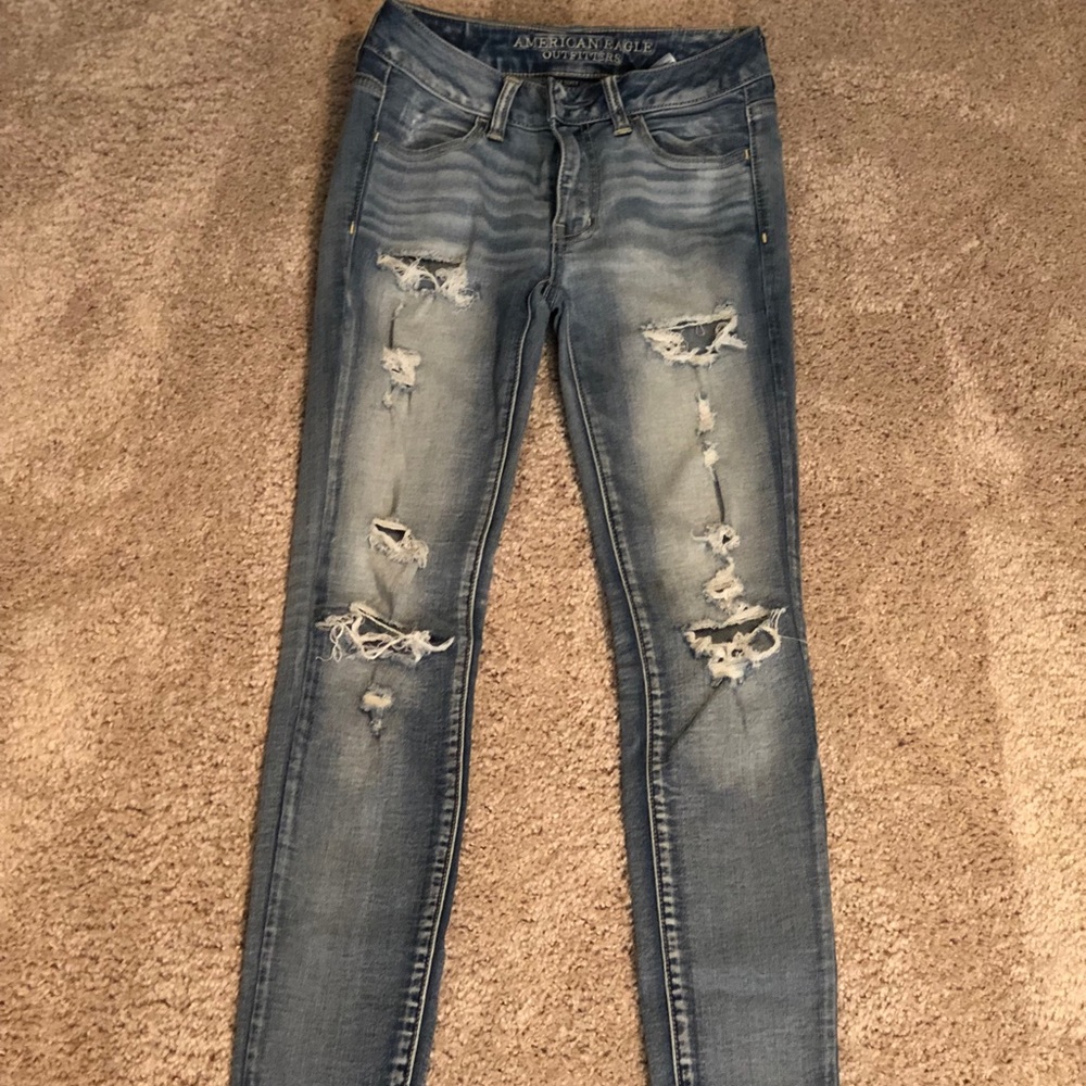 american eagle ripped skinny jeans